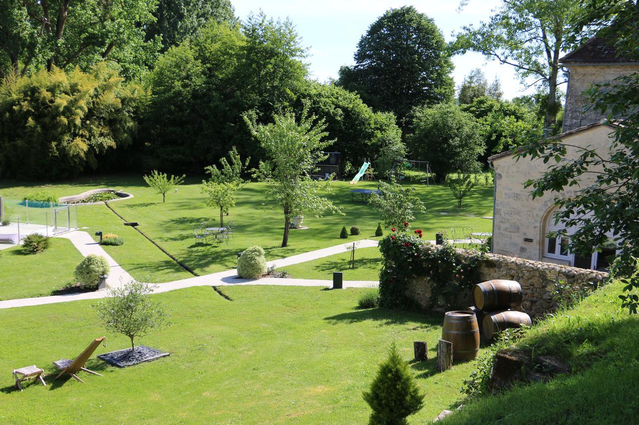 Chateau De Courtebotte Saint-Jean-de-Blaignac Bagian luar foto