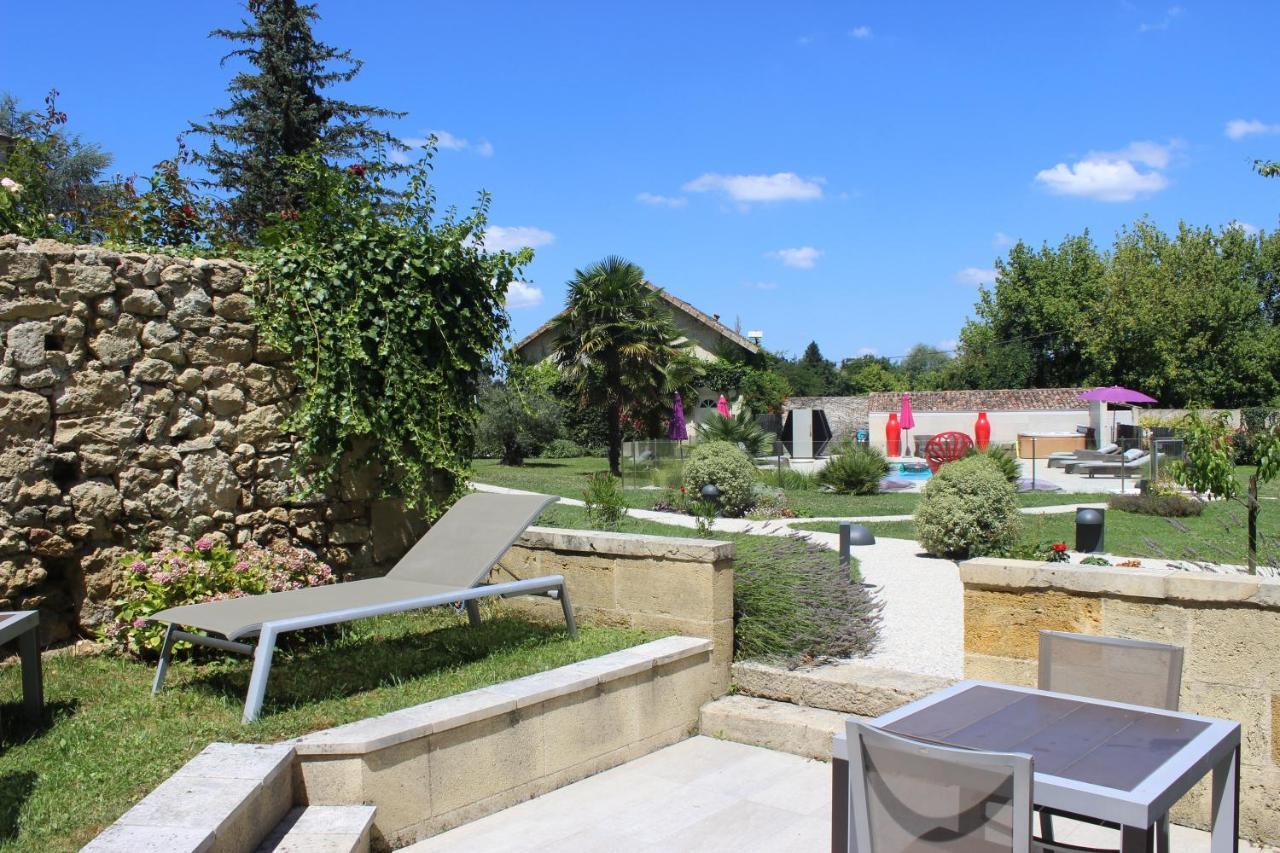 Chateau De Courtebotte Saint-Jean-de-Blaignac Bagian luar foto